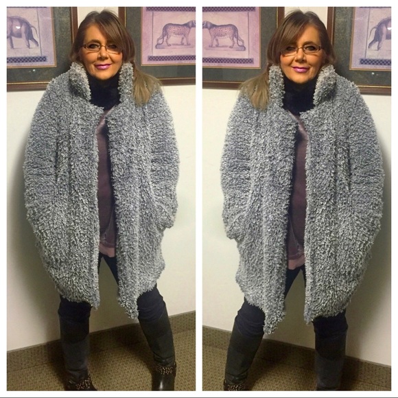 ⭕️LAST 1⭕️ 🌸TWO TONE SHERPA JACKET S-M-L NWT🌸 - Picture 2 of 8